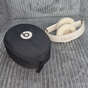 Beats White Headphones with Case